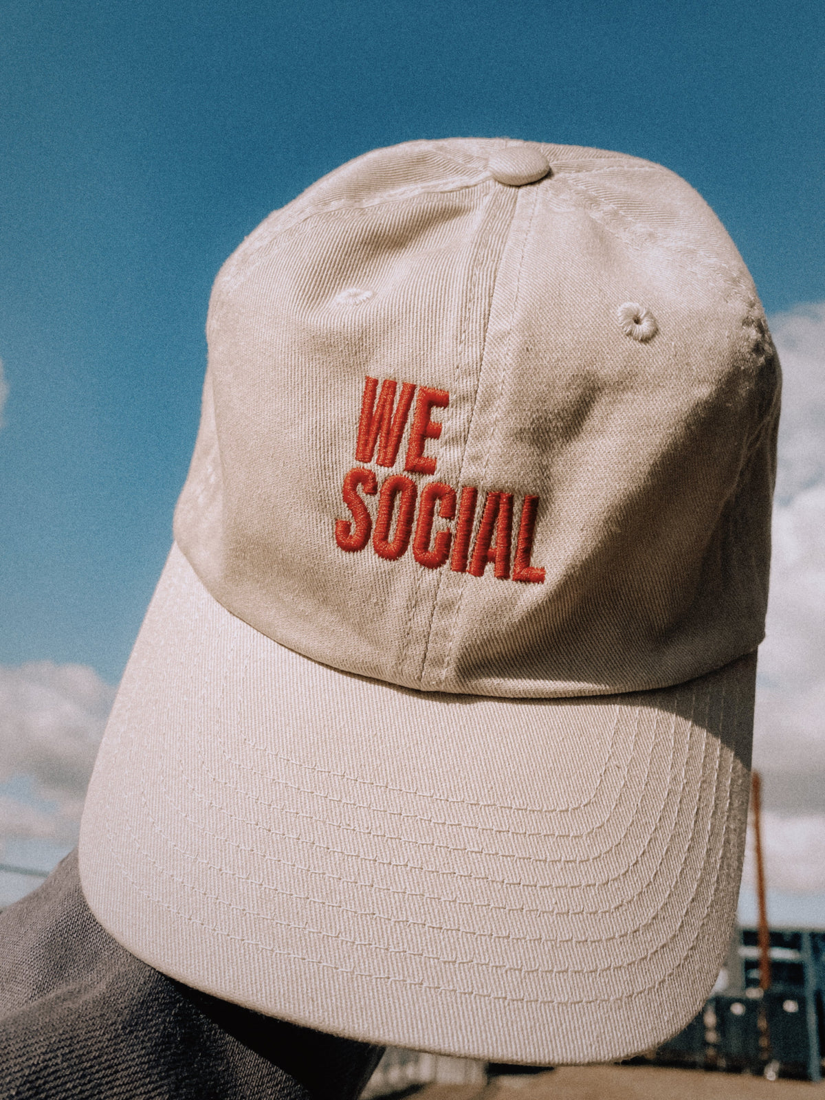Caps