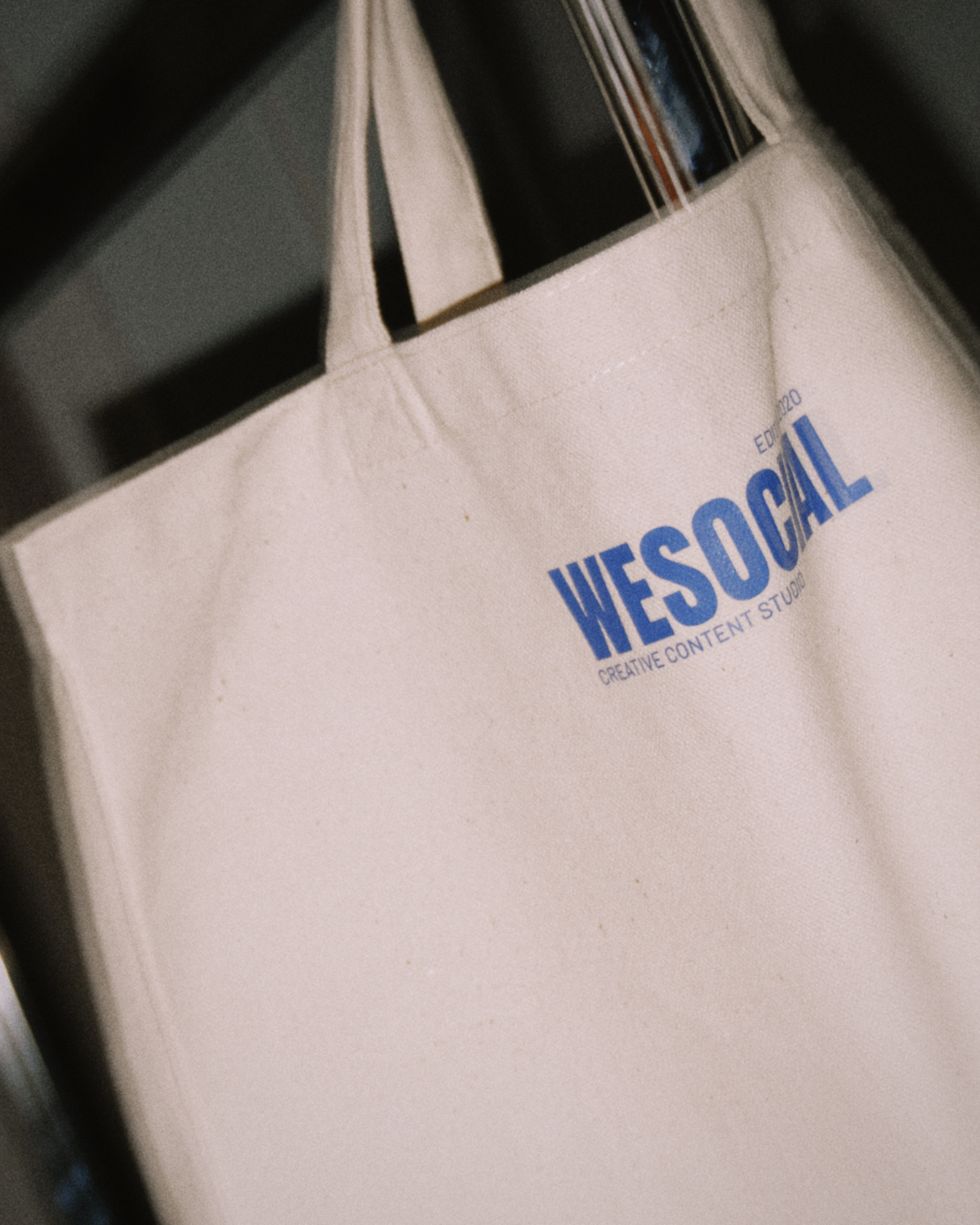 Light tote bag