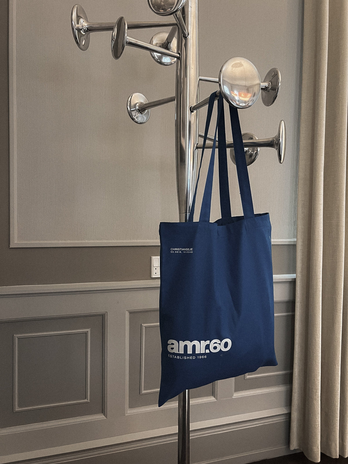 Light tote bag i navy med tryk